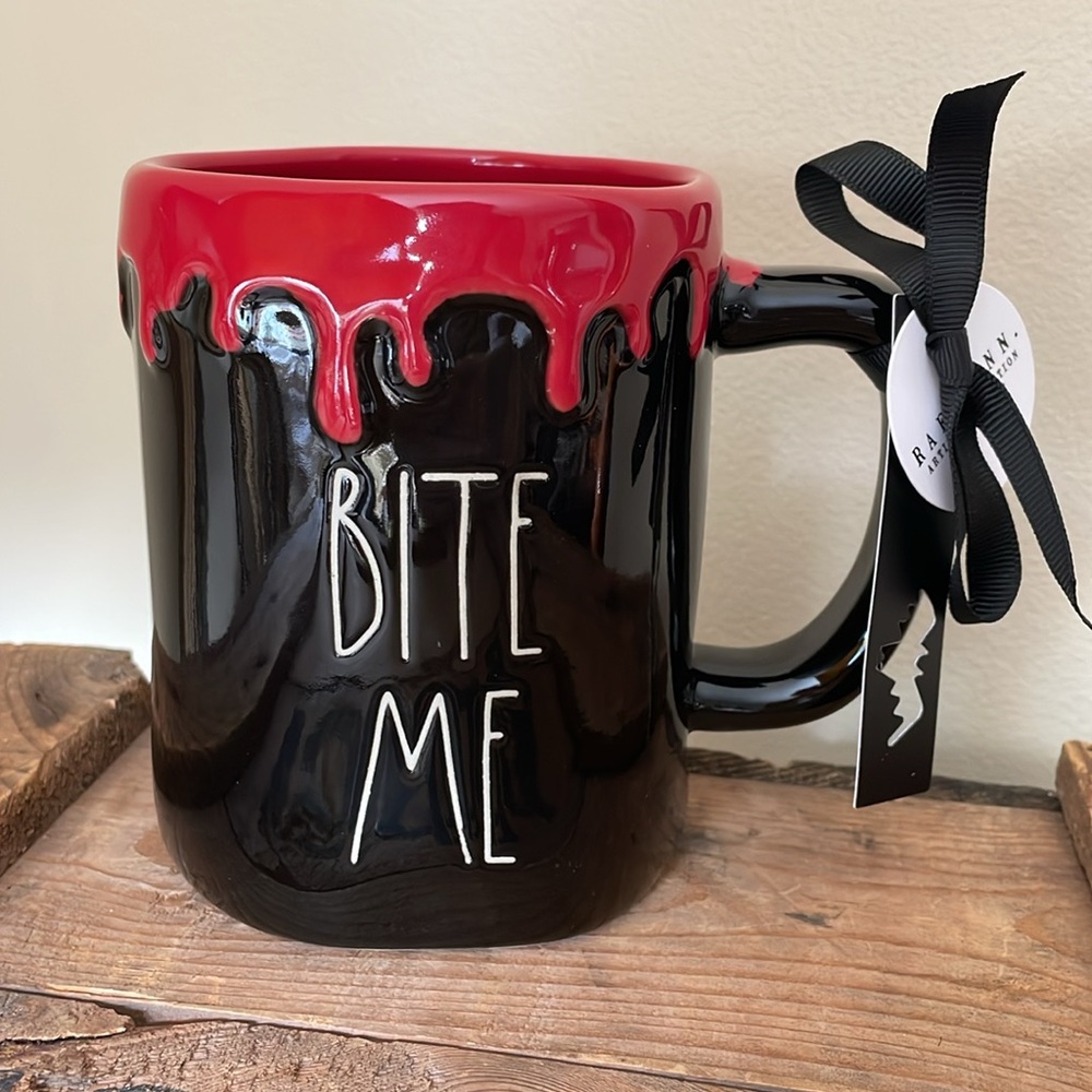 BNWT “Bite‎ Me” by Rae Dunn
